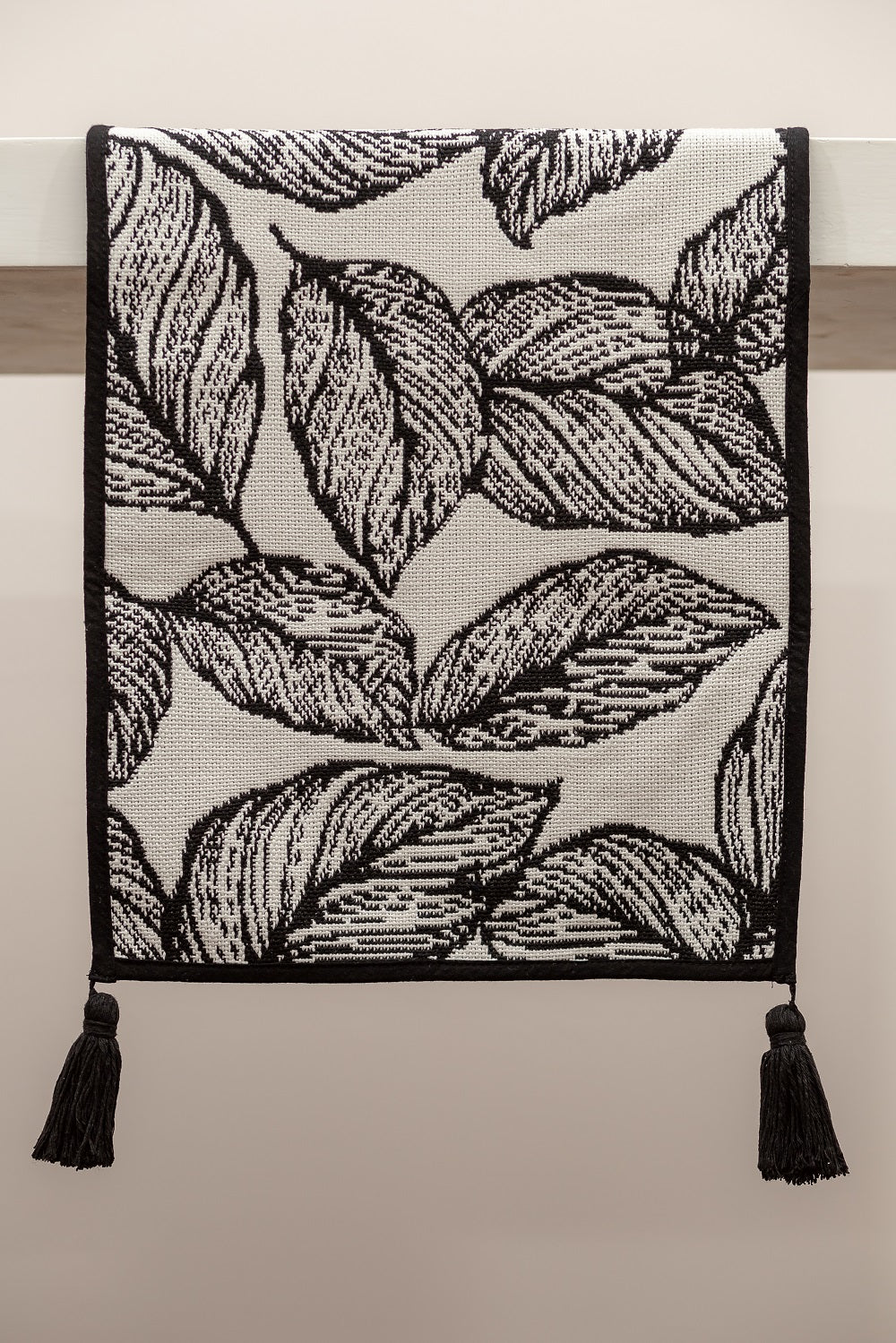 Caminero Blanco & Negro Leaves